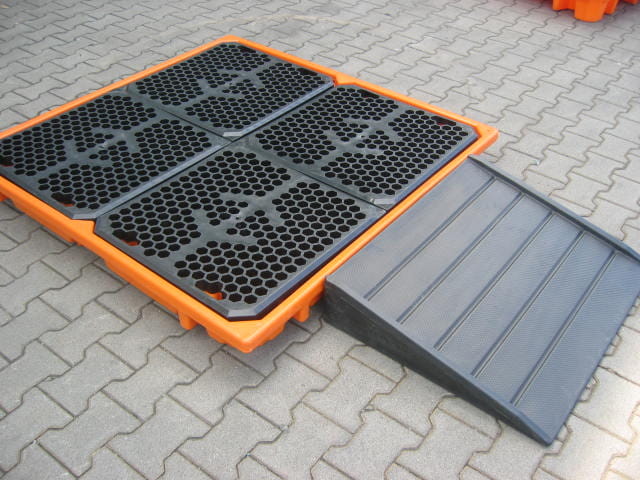 Rampa do podłóg roboczych kingspan.jpg